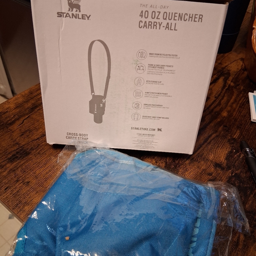 Stanley All-Day Blue Quencher 40 Oz Carry-All